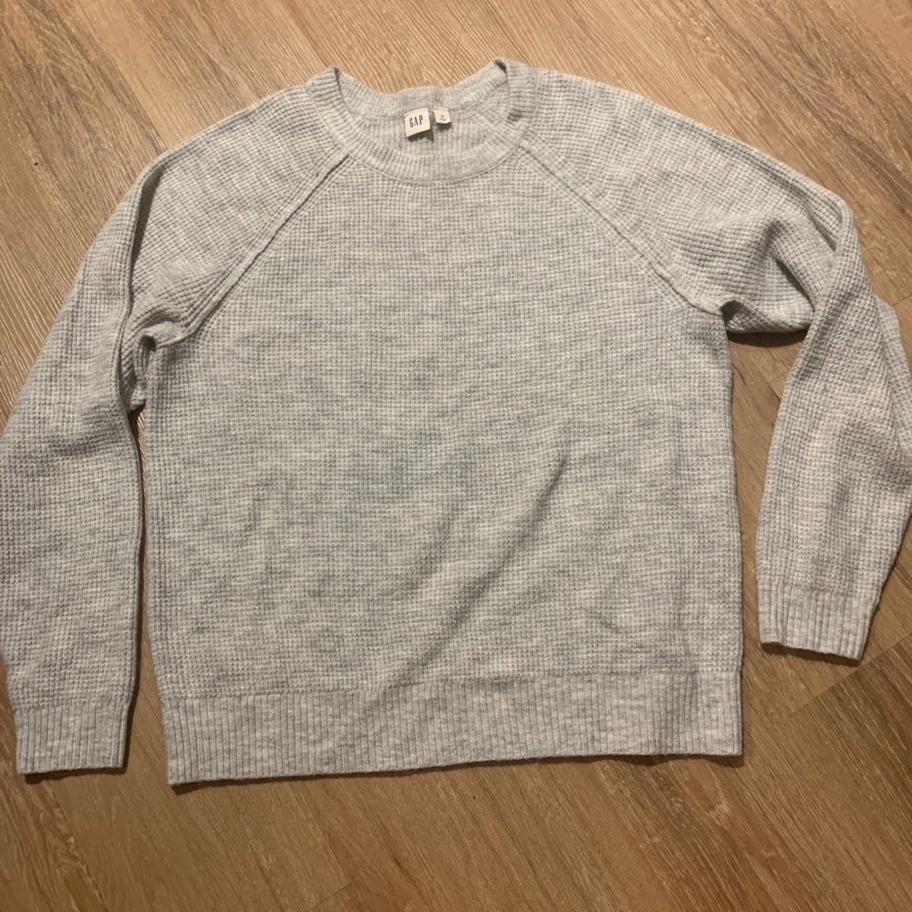 GAP women’s crew neck sweater
